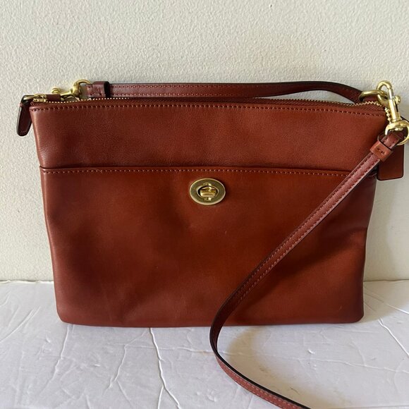 $500 COACH TURNLOCK CROSSBODY LEATHER BAG - Picture 1 of 5